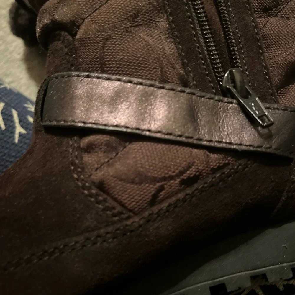 Coach Juniper Suede Boot Style A7311 brown. Size 7. - Picture 6 of 11